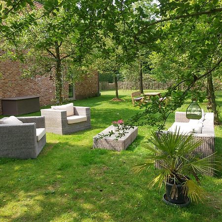 The Two Oaks - Private Garden For Guests Villa Hertsberge Bagian luar foto