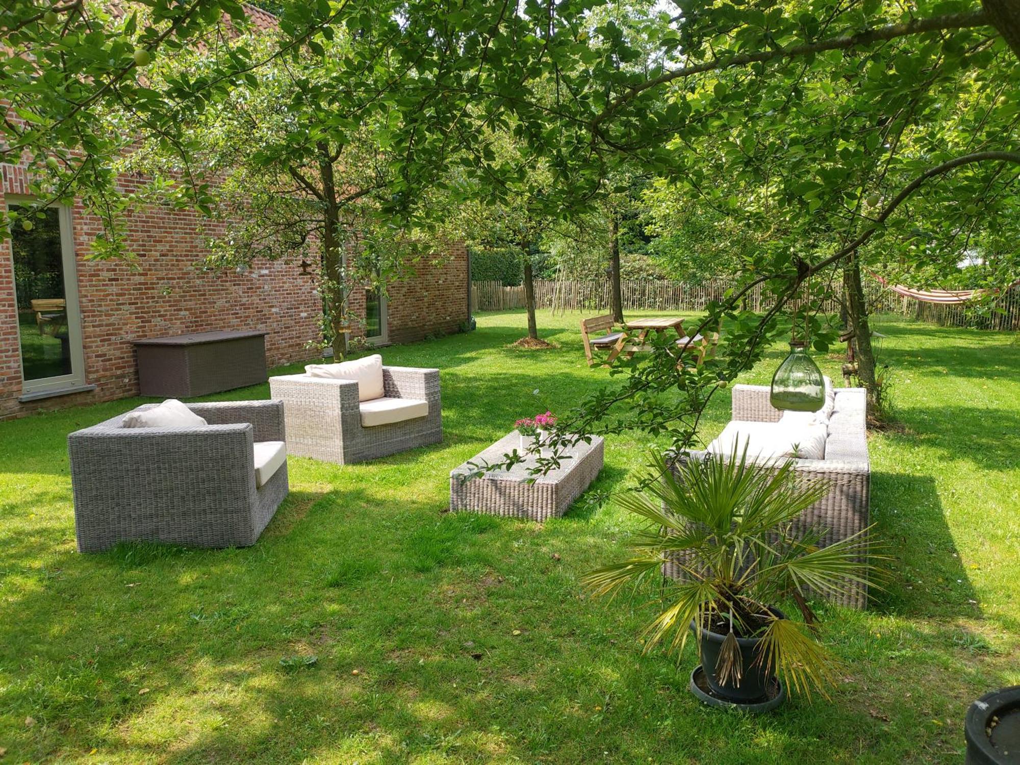 The Two Oaks - Private Garden For Guests Villa Hertsberge Bagian luar foto