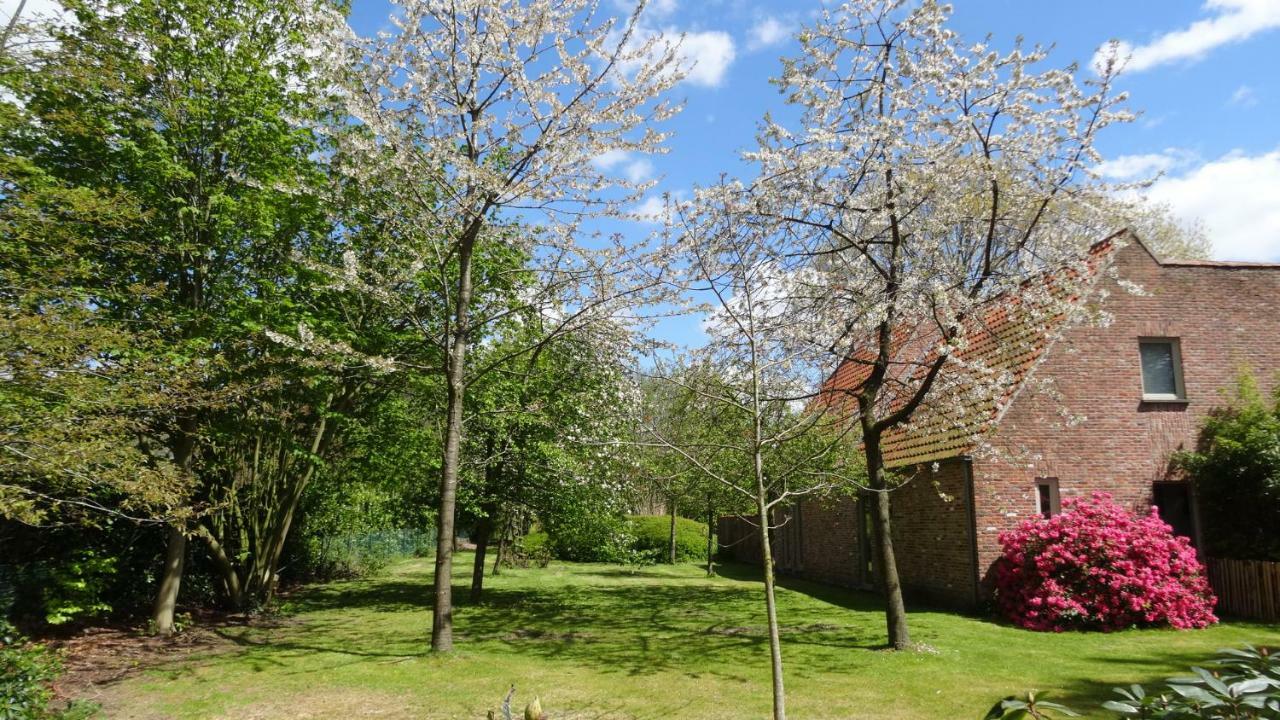 The Two Oaks - Private Garden For Guests Villa Hertsberge Bagian luar foto
